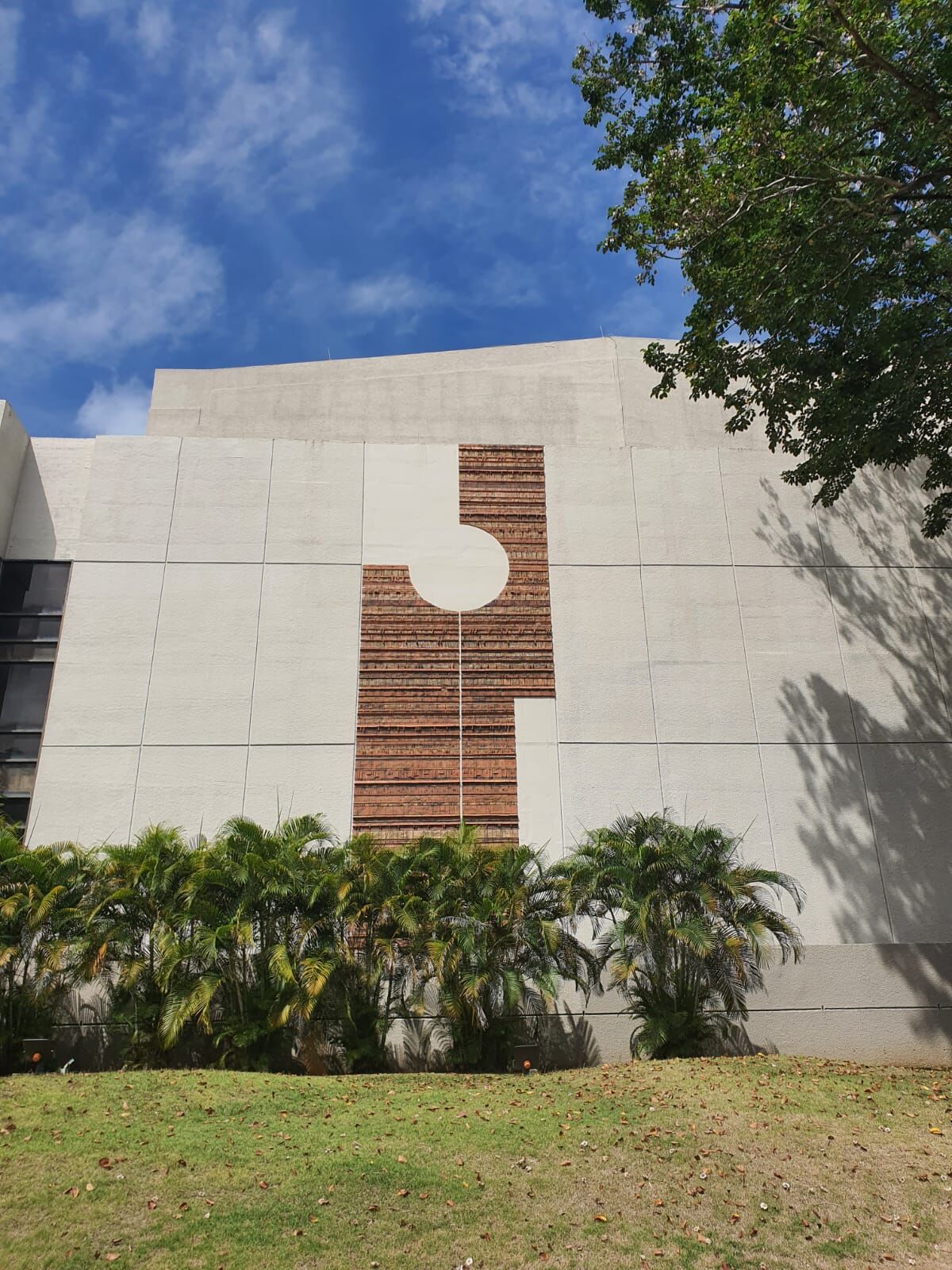 Mural Canto al sol, de Jaime Suárez 1.JPG
